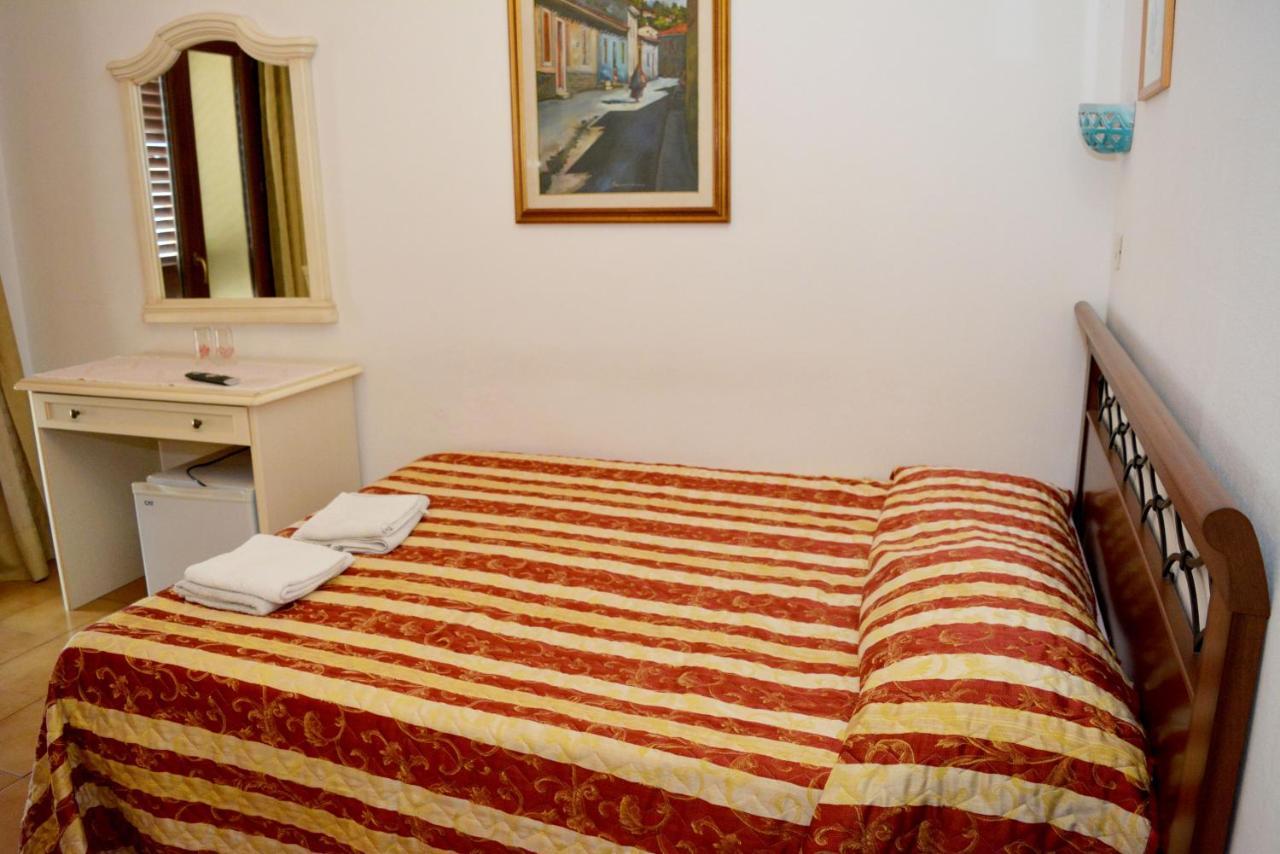 Scano Comfort Inn Santa Teresa Gallura Ngoại thất bức ảnh