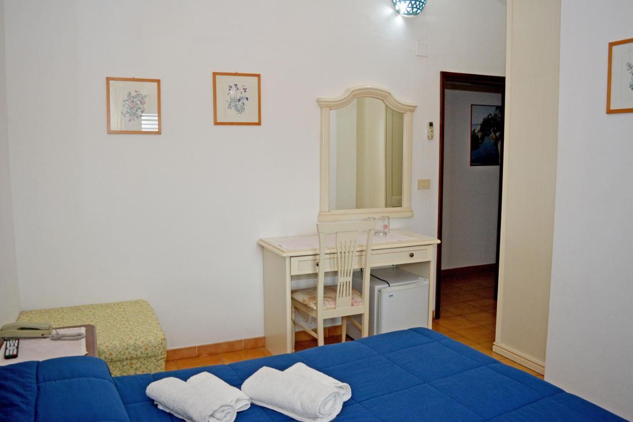 Scano Comfort Inn Santa Teresa Gallura Ngoại thất bức ảnh
