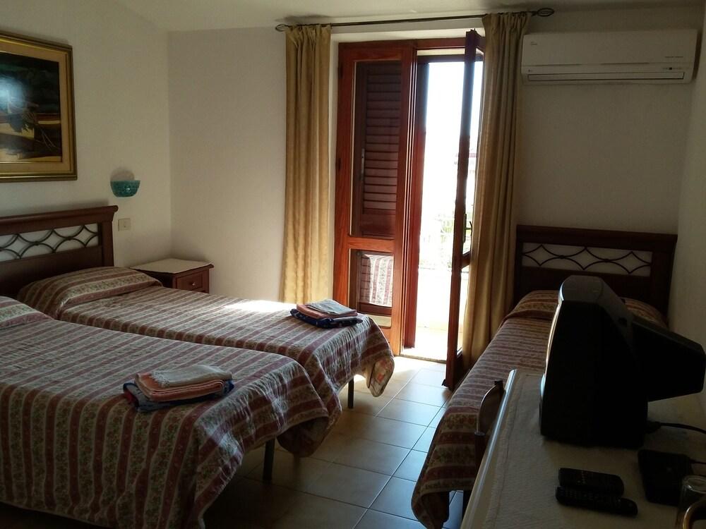 Scano Comfort Inn Santa Teresa Gallura Ngoại thất bức ảnh