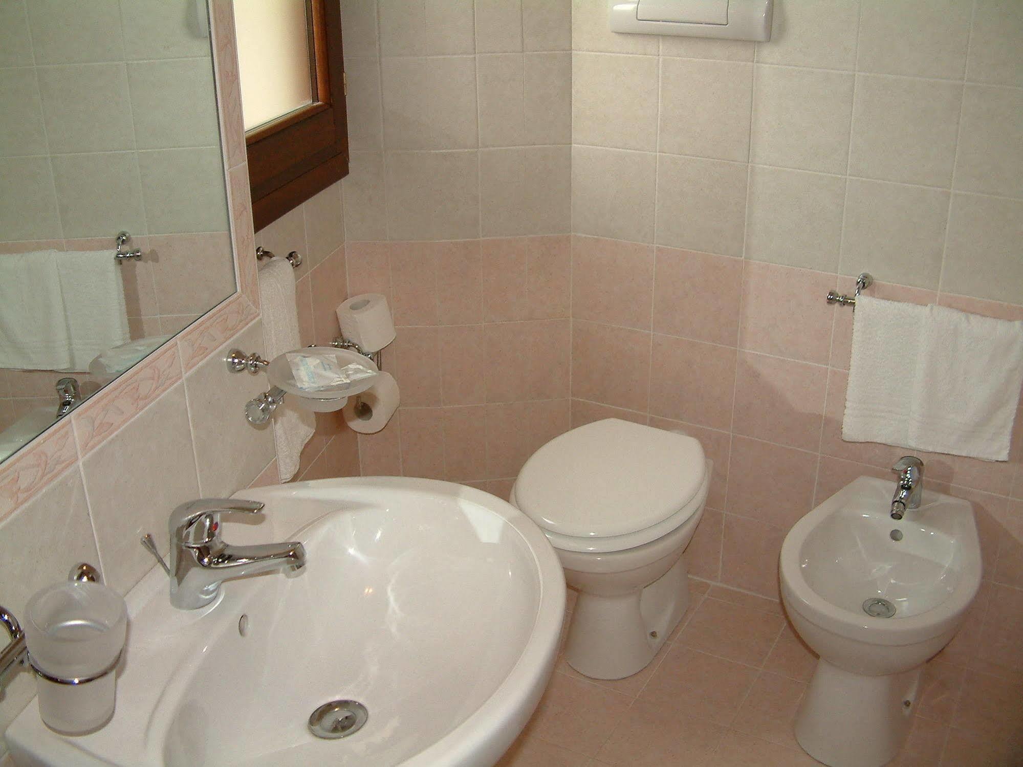 Scano Comfort Inn Santa Teresa Gallura Ngoại thất bức ảnh