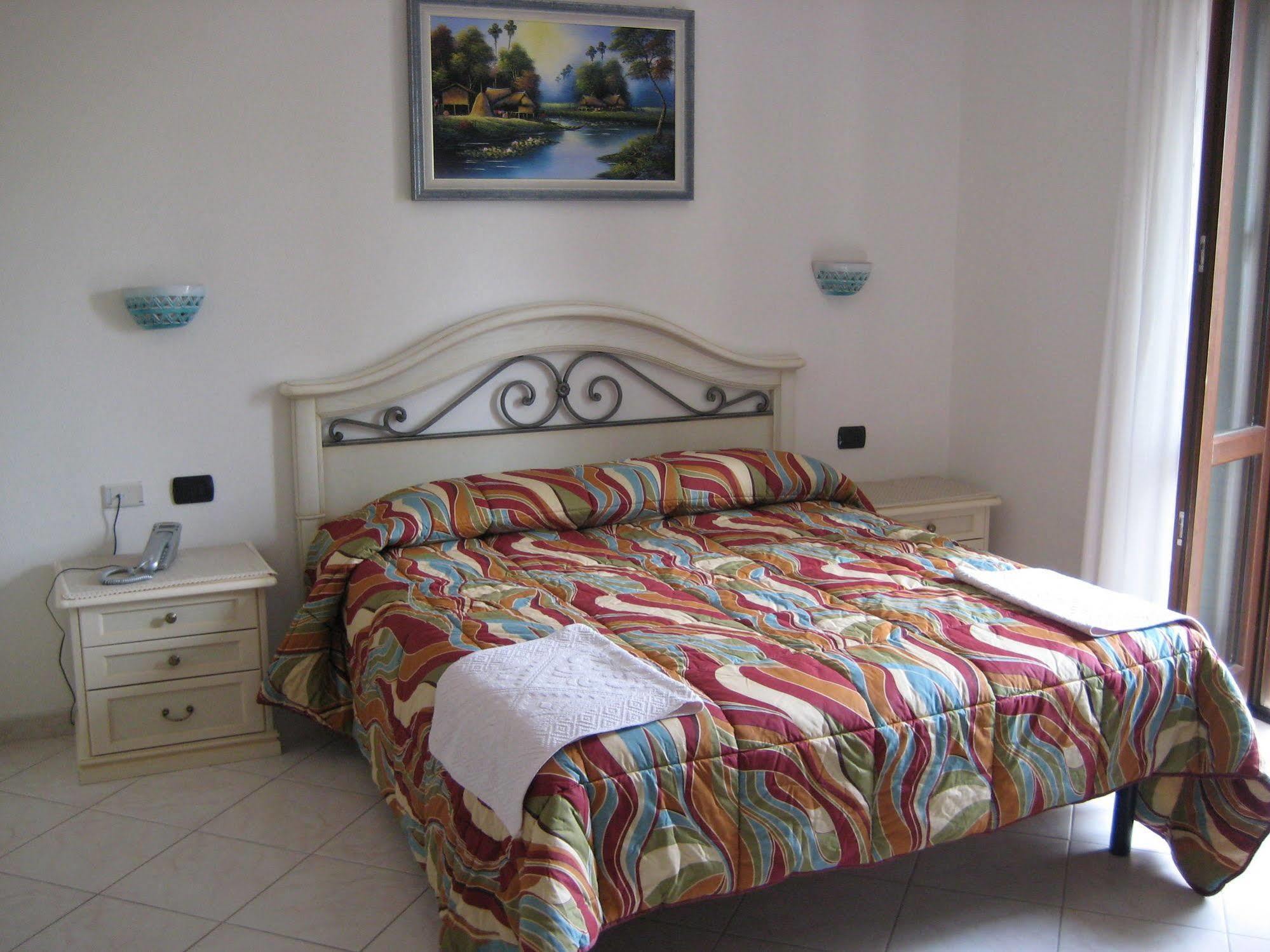 Scano Comfort Inn Santa Teresa Gallura Ngoại thất bức ảnh