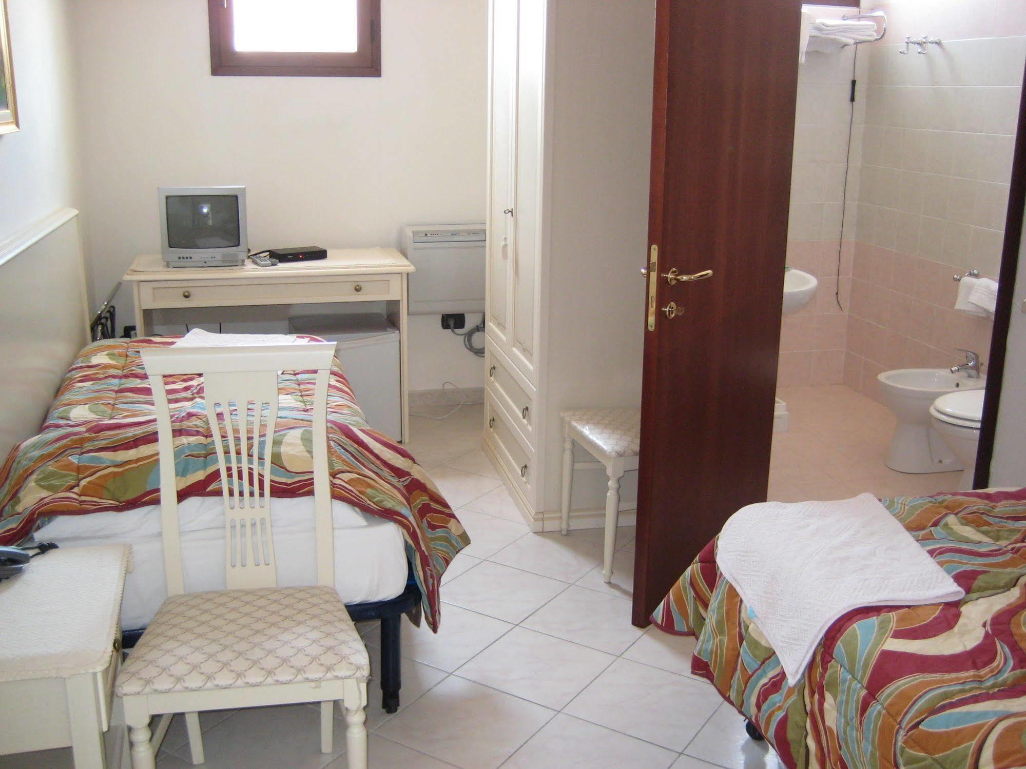 Scano Comfort Inn Santa Teresa Gallura Ngoại thất bức ảnh