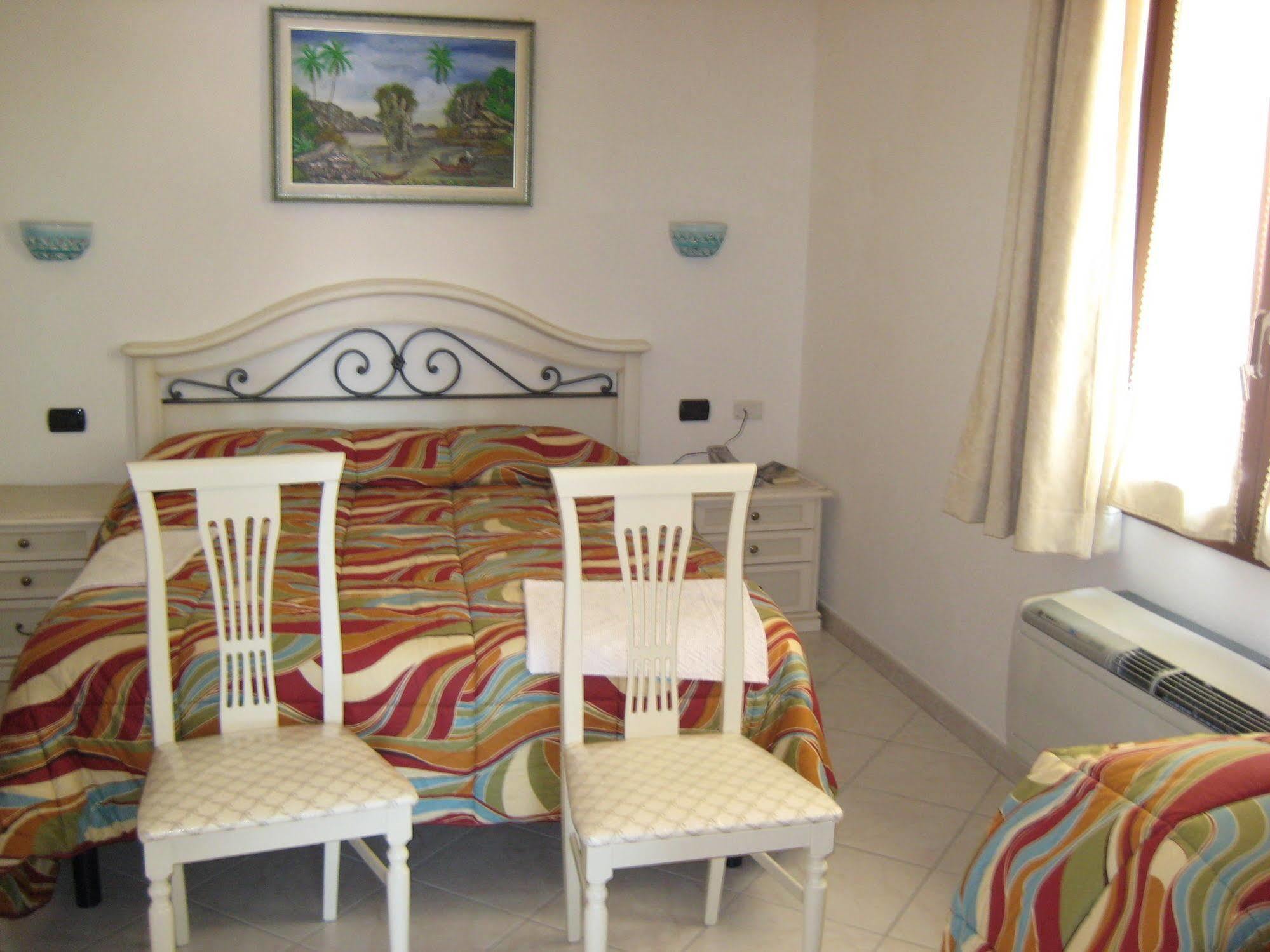 Scano Comfort Inn Santa Teresa Gallura Ngoại thất bức ảnh